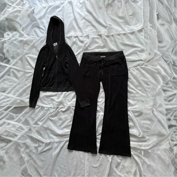 Y2K Vintage Juicy Couture Tracksuit Set - Picture 16 of 16
